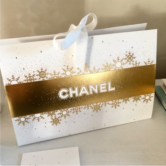 Chanel Limited Edition Beauty Bag and Gift Set - Picture 8 of 11